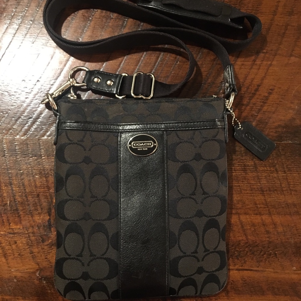 Coach Crossbody Black Purse EUC
